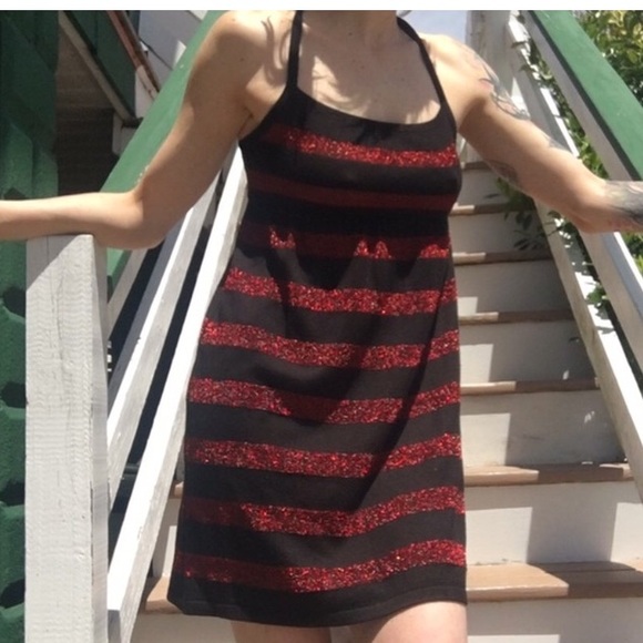 H&M red sparkle dress with empire waist - Picture 4 of 4